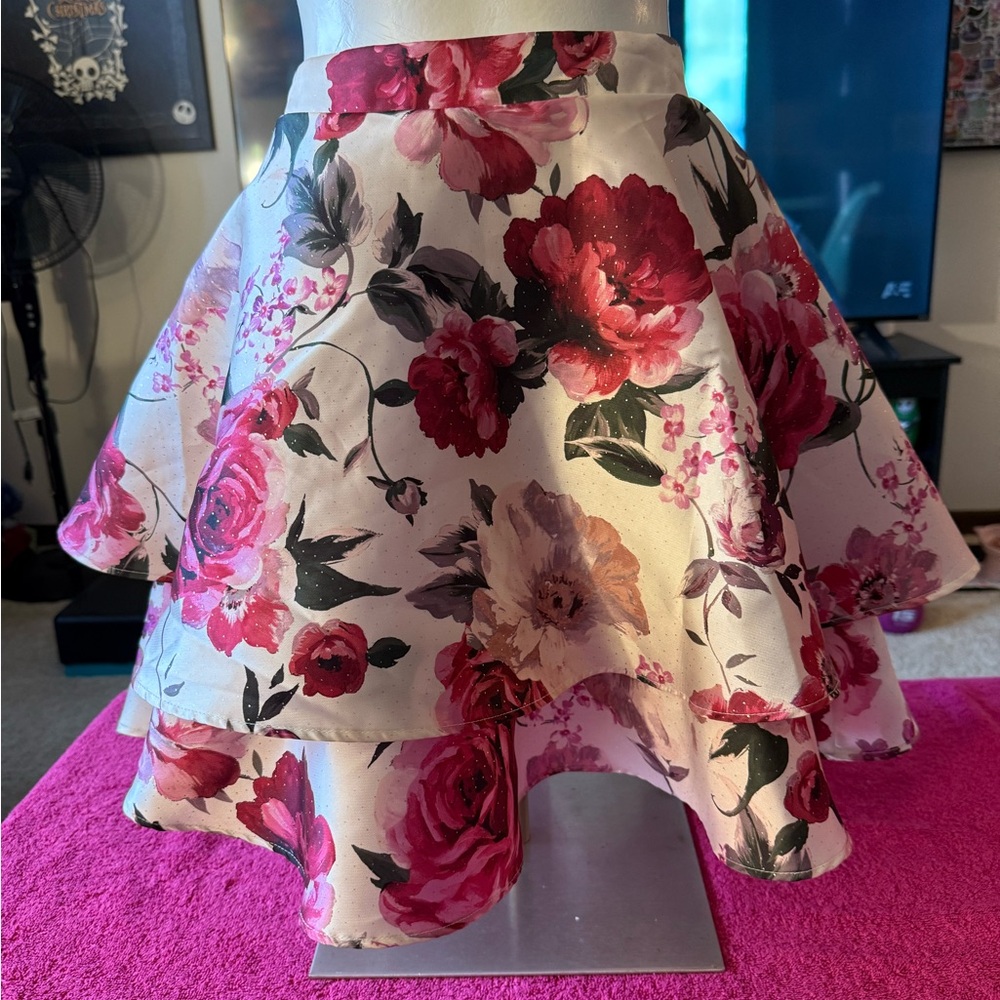 City Triangles Cream and Pink Floral Skirt